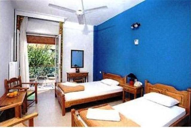 Izela Hotel Kala Nera Quarto foto